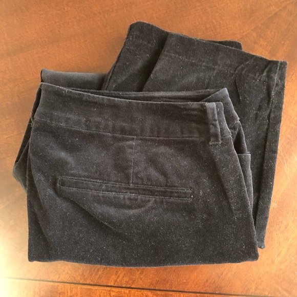 Old Navy Black Velvet Mid Rise Pixie Pants - Size 14 - Picture 4 of 4
